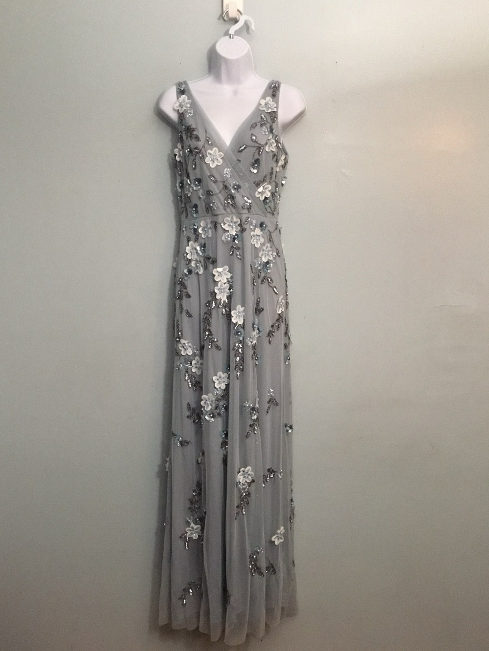 Adrianna Papell Embellished V-Neck Gray Evening Gown size 4